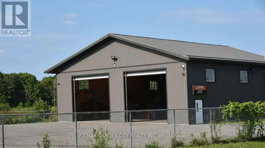 64b Stonebridge Drive, Port Colborne (Main Street)